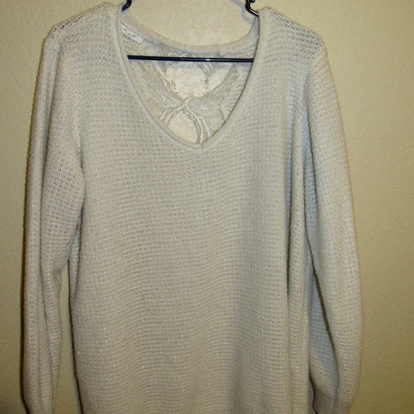 White Oversized Sweater - Picture 1 of 3